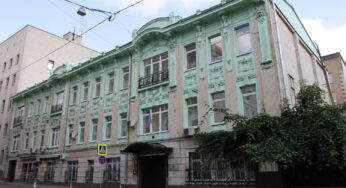 Посольство Азербайджана пыталось сорвать одиночный пикет в Москве