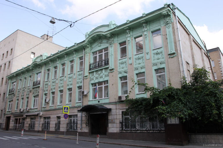 Посольство Азербайджана пыталось сорвать одиночный пикет в Москве