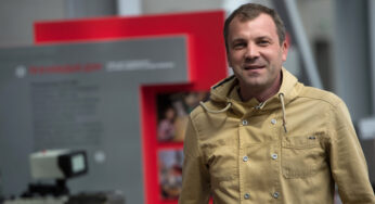 «Топорно работают ребята»: Евгений Попов прокомментировал «расследование» ФБК* о недвижимости на 300 млн рублей