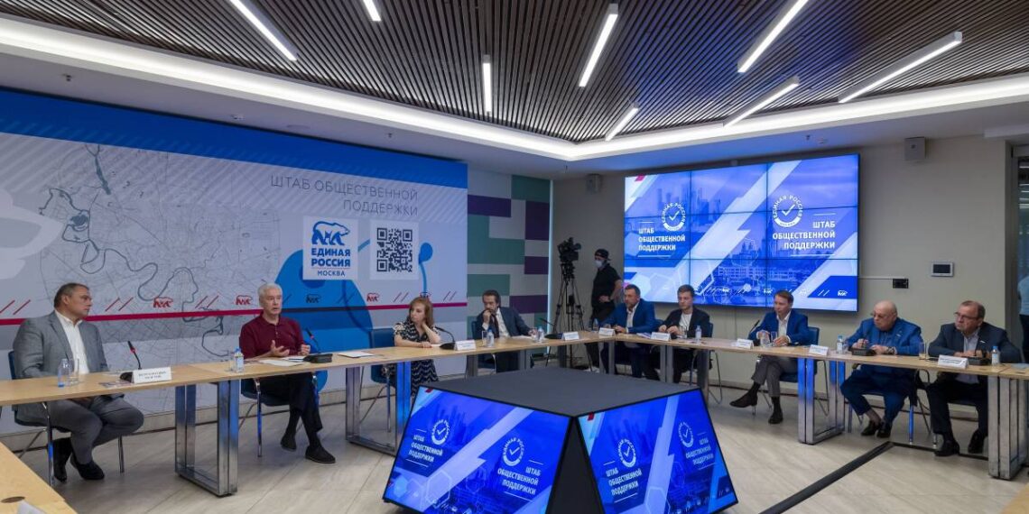 Сергей Собянин в общественной приемной столичного отделения «Единой России». Фото: er.ru