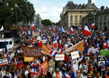 Протестующие в Париже