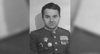 Бакинские вандалы расправились в Арцахе с памятником советского маршала Худякова