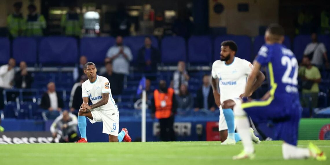 Футболисты «Зенита» и «Челси» перед матчем. Фото: Reuters