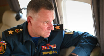 Жил как воин и ушел как воин: глава МЧС Зиничев погиб на учениях, спасая человека