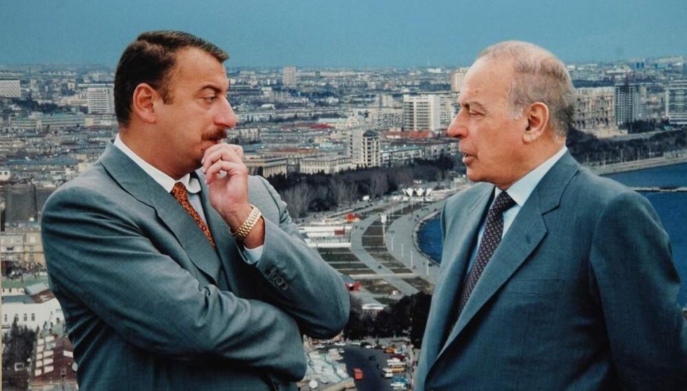 Гейдар Алиев и Ильхам Алиев