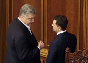 Петр Порошенко и Владимир Зеленский. Фото: РБК