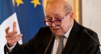 «Злобная бессмысленная болтовня»: французские читатели вступились за Россию после нападок Парижа