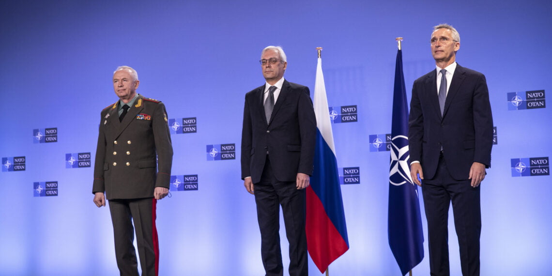 Александр Фомин, Александр Грушко и Йенс Столтенберг. Фото: nato.int