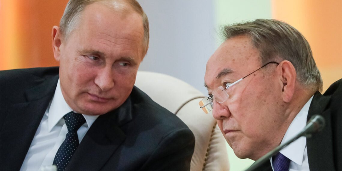 Владимир Путин и Нурсултан Назарбаев. Фото: Михаил Метцель / ТАСС