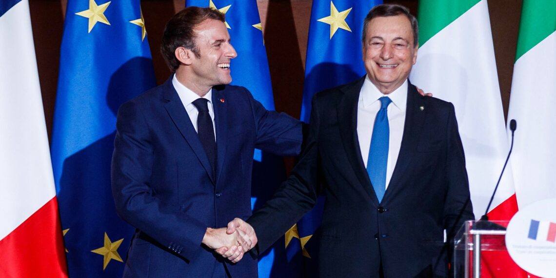 Эммануэль Макрон и Марио Драги. Фото: EPA / EFE