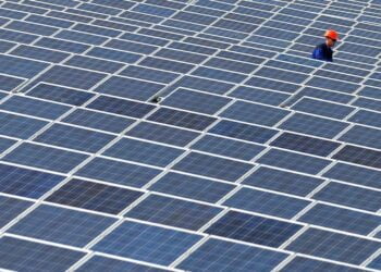 Солнечные станции. Фото: Валерий Шарифулин / ИТАР-ТАСС