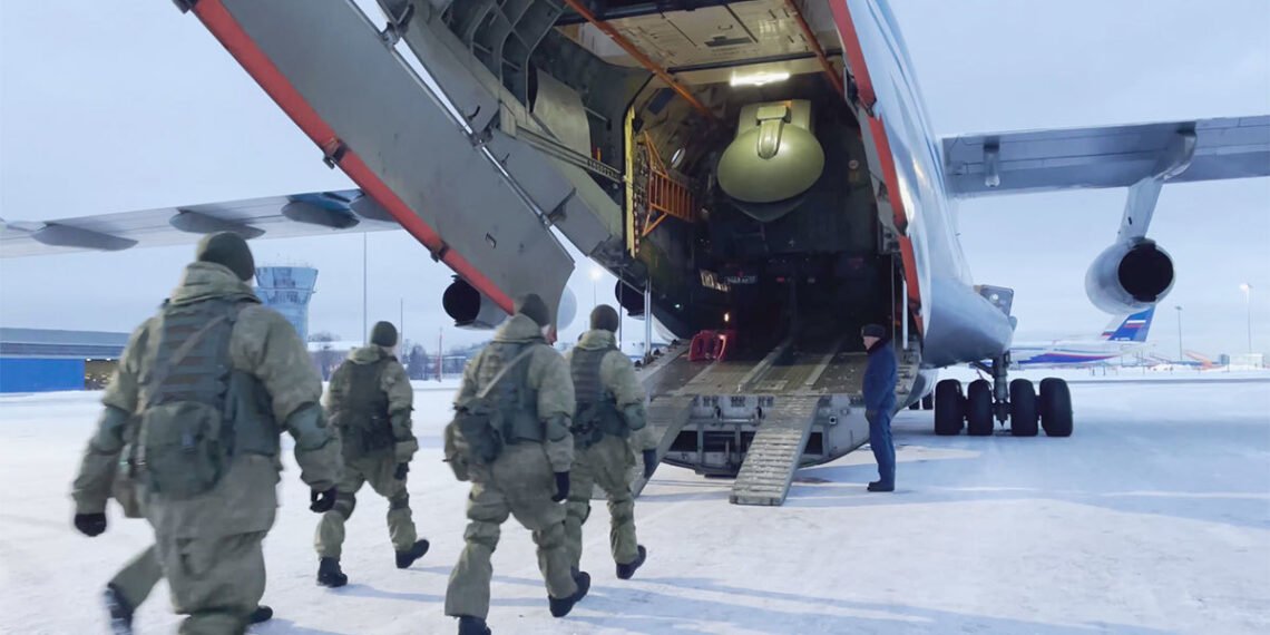 Российские десантники. Скриншот из видео телеканала «Звезда»