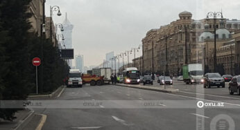 Водители грузовиков в знак протеста перекрыли центральный проспект в Баку