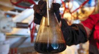 Нефть выросла на фоне эскалации напряженности между Украиной и Россией