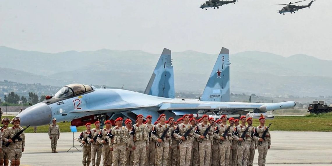 Российская армия на аэродроме Хмеймим. Фото: AFP / SANA