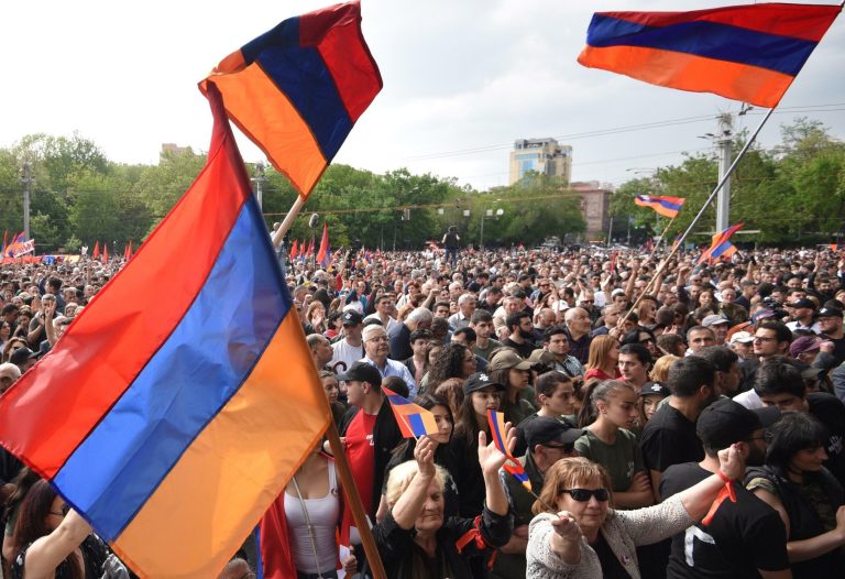 Протесты в Ереване: за какую Армению борются митингующие