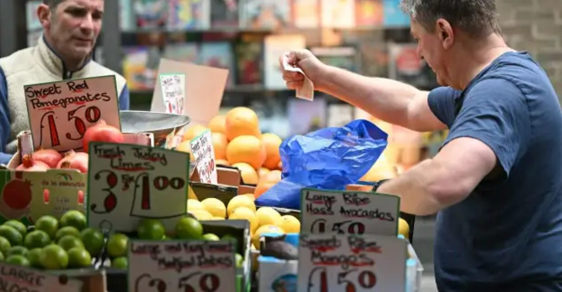 Инфляция в Великобритании подскочила в апреле на 9%