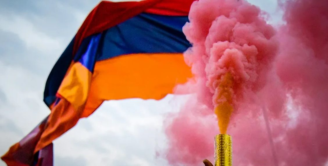 Протесты в Ереване. Фото: Коммерсант