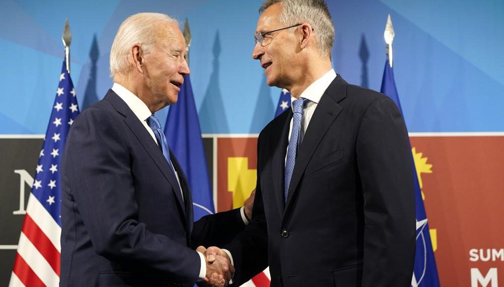 Джо Байден и Йенс Столтенберг. Фото: АР