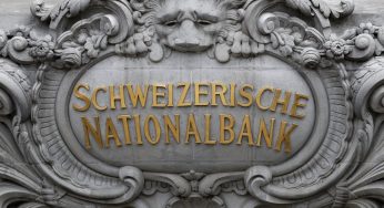 Нацбанк Швейцарии повысил процентную ставку впервые за 15 лет