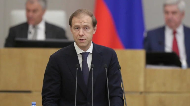 Дениса Мантурова повысили до должности вице-премьера
