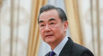 Китай способствует продвижению переговоров между Россией и Украиной — Ван И