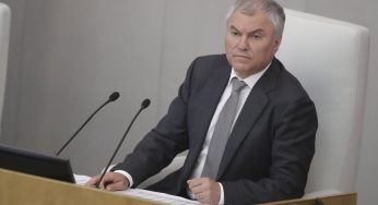 Байдену выгодно продолжение спецоперации на Украине, чтобы удержать власть — Володин