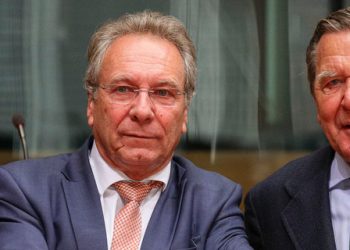 Клаус Эрнст и Герхард Шредер. Фото: ЕРА