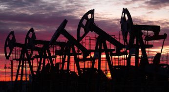 Россия нашла способ тайно продавать нефть Западу — Bloomberg