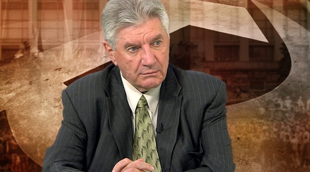 Виктор Алкснис