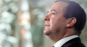 Медведев: Россия выбрала свой путь, обратной дороги нет