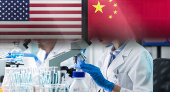 Китайские ученые возвращаются из США домой