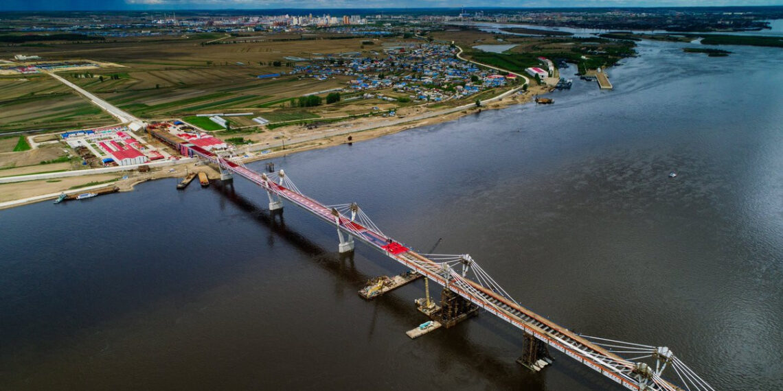 Автомобильный мост между Благовещенском и Хэйхэ. Фото: deita.ru