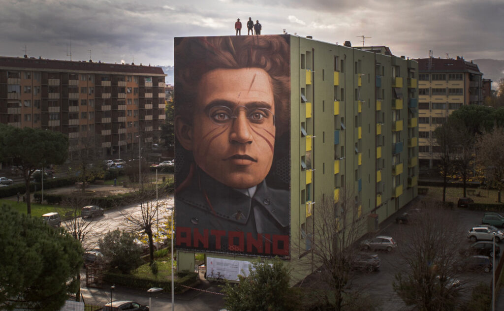 Антонио Грамши в современном городе. Фото: firenzeurbanlifestyle.com