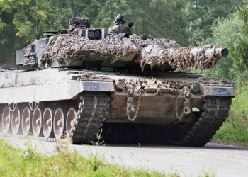 Leopard 2. Фото: kmweg.de
