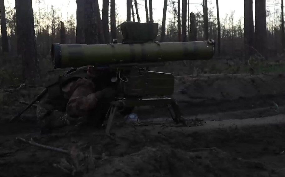 Боевая работа расчета ПТУР ВДВ. Кадр из видео Минобороны РФ