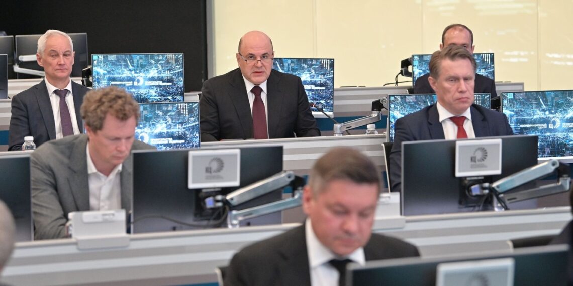 Стратегическая сессия по развитию промышленности. Фото: government.ru