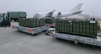 На Украине исчезли 653 партии гуманитарных грузов военного назначения