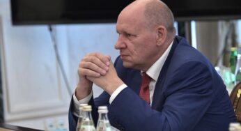 От Ельцина до Путина: как Алексей Громов стал одним из самых влиятельных чиновников России