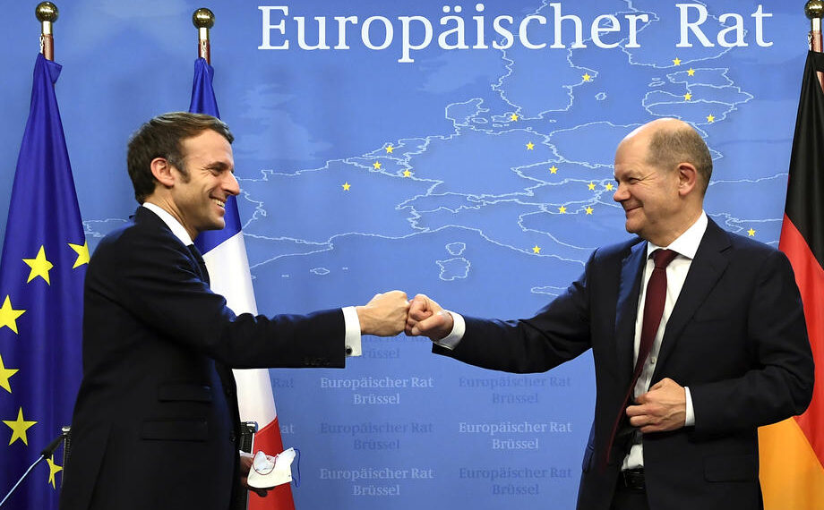 Эммануэль Макрон и Олаф Шольц. Фото: euractiv.fr