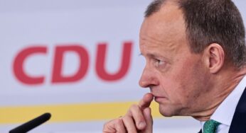Преемник Меркель попал в политический скандал