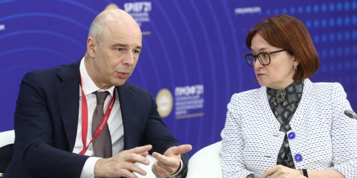 Антон Силуанов и Эльвира Набиуллина. Фото: ТАСС