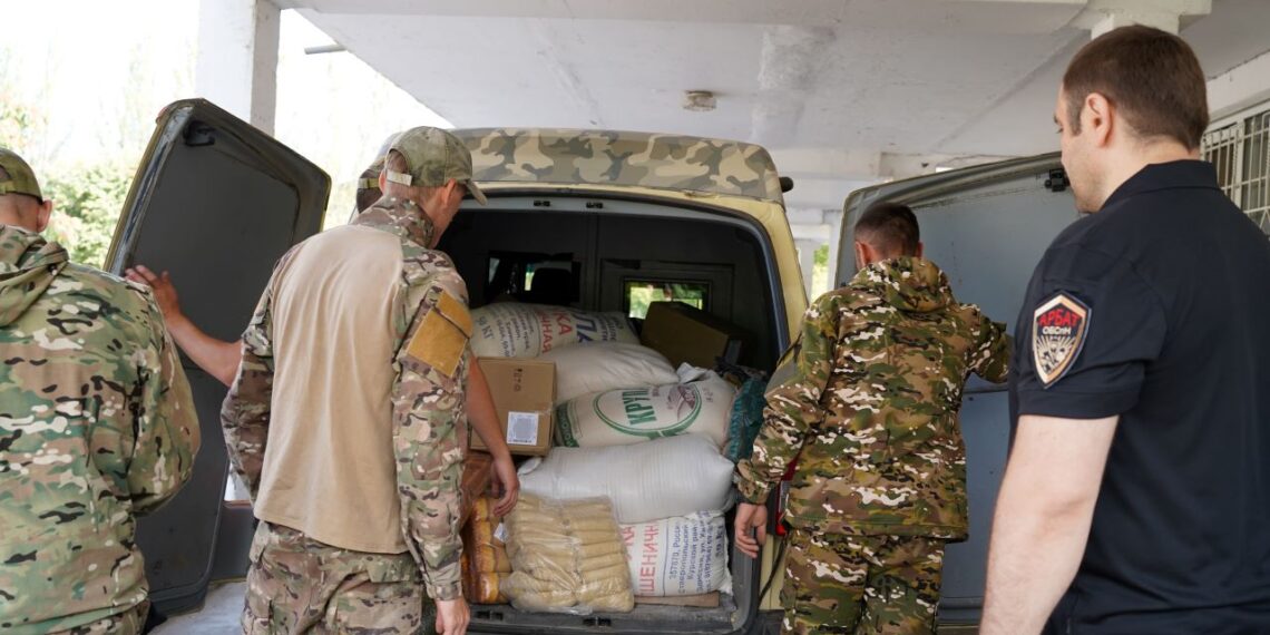 Во дворе Горловской городской больницы №2