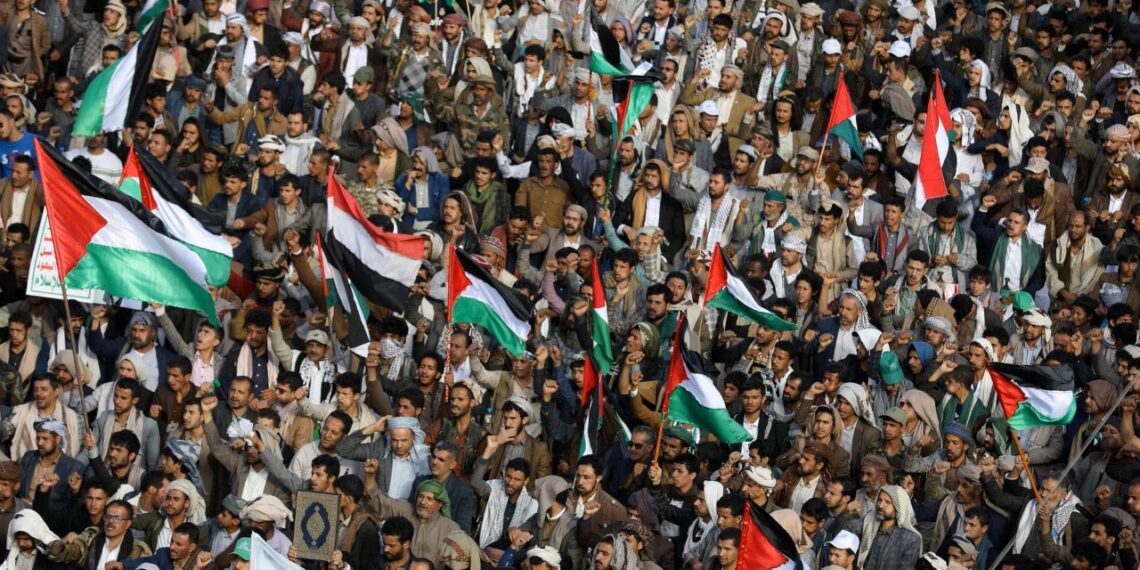 Митинг в поддержку палестинцев сектора Газа в Йемене. Фото: Reuters