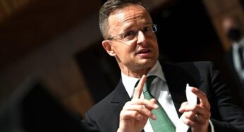 Евросоюзу не нужна воюющая Украина — глава МИД Венгрии