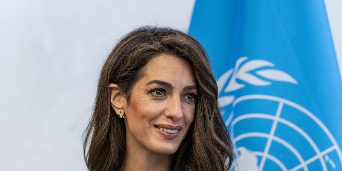 Амаль Клуни. Фото: goodhousekeeping.com