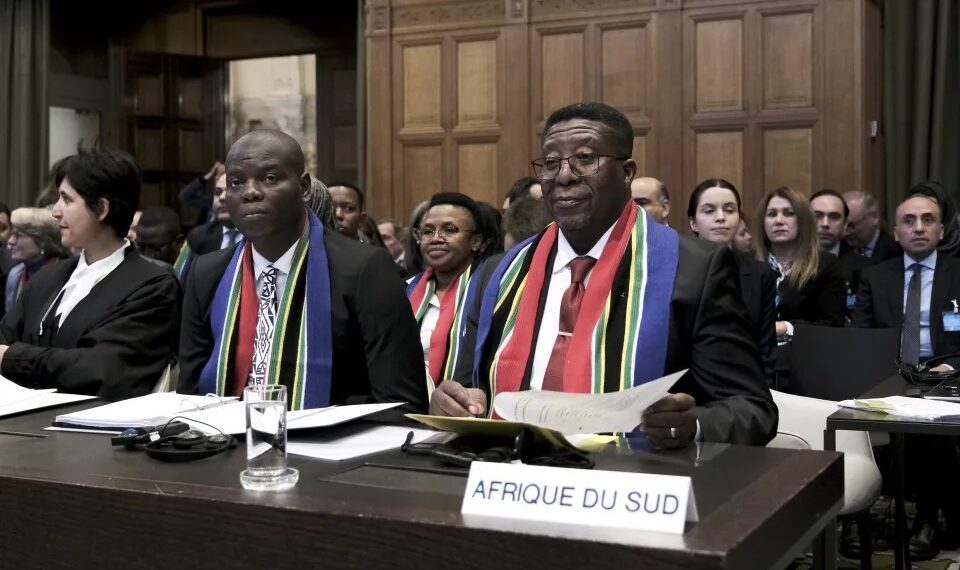 Делегация ЮАР в Международном суде ООН.