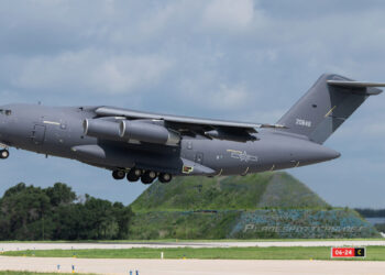 Китайский самолет Y-20U