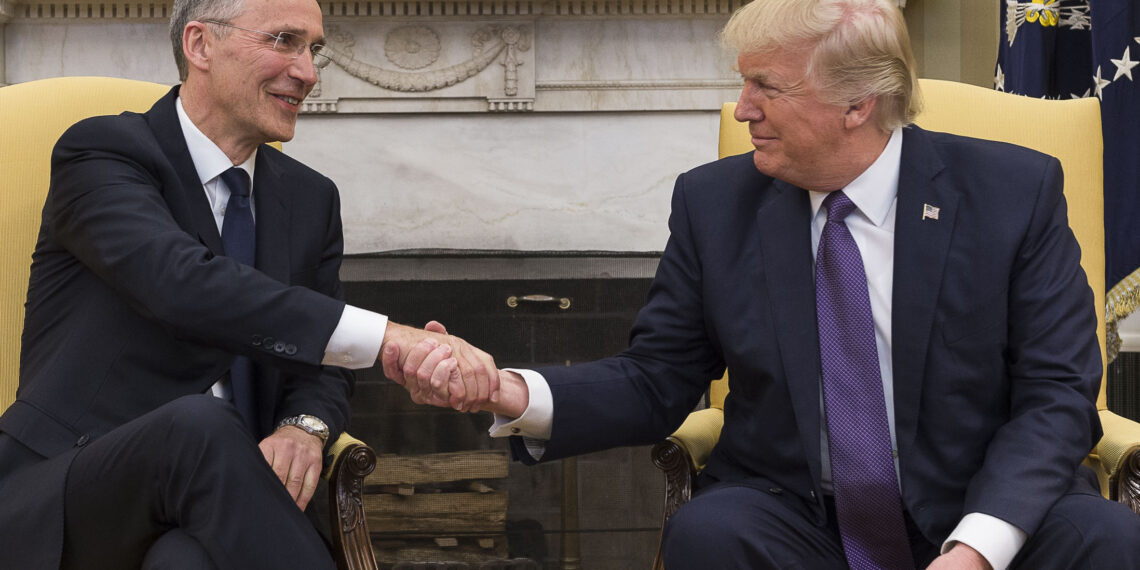 Дональд Трамп и Йенс Столтенберг. Фото: defense.gov