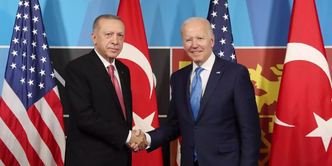 Главарь турецких фашистов Реджеп Эрдоган и президент США Джозеф Байден